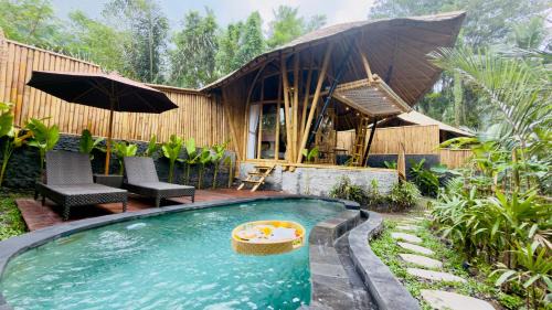 Selat Villa | Phoenix Bamboo House by Ecobreeze
