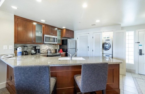 Desert Ridge Condo | Phoenix | Desert Escape | Golf & Resort Pool