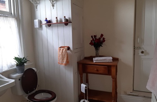 Barrow-in-Furness House | Phoenix Guest House