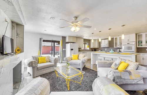Villa Vista House | Phoenix Home w/Patio & Mtn Views!