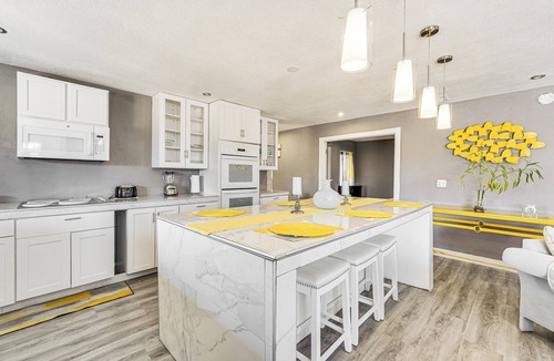 Villa Vista House | Phoenix Home w/Patio & Mtn Views!