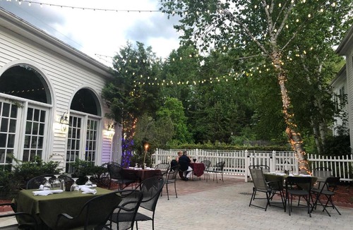 North Creek Hotel | Phoenix Inn Resort