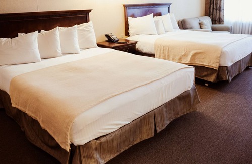 North Creek Hotel | Phoenix Inn Resort