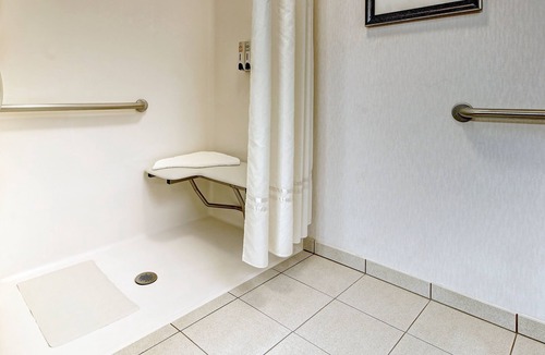 Albany Hotel | Phoenix Inn Suites - Albany