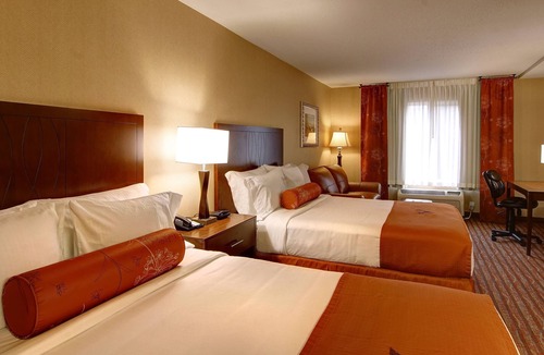 Albany Hotel | Phoenix Inn Suites - Albany