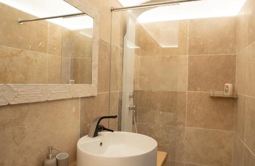 Ginasservis House | PHOENIX maison d'hôtes & SPA