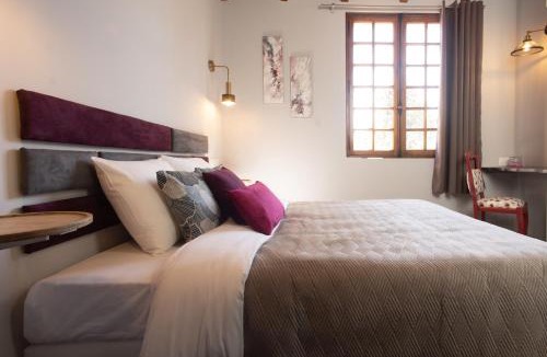 Ginasservis House | PHOENIX maison d'hôtes & SPA