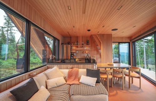 Lac Beauport Cabin | Phoenix mnt cAbin with panoramic views & Spa 30min from Quebec City