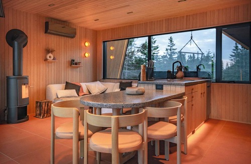 Lac Beauport Cabin | Phoenix mnt cAbin with panoramic views & Spa 30min from Quebec City
