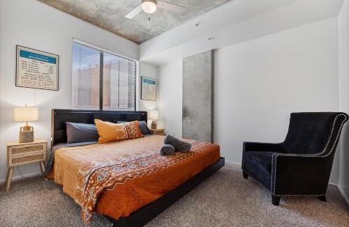 Evans Churchill Apartment | Phoenix Muralists Loft