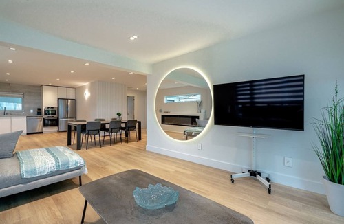 Leamington House | PhoNest Lake House is Simple Serenity