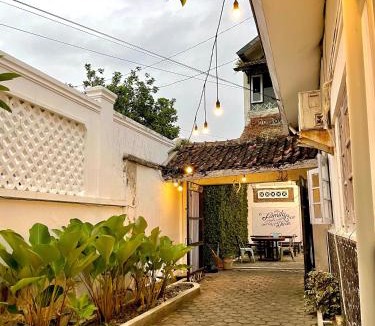 Yogyakarta Hotel | Pi Home by Perwira Hub