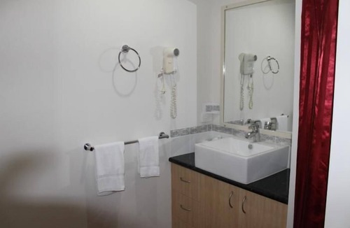 Urraween Hotel | Pialba Motor Inn