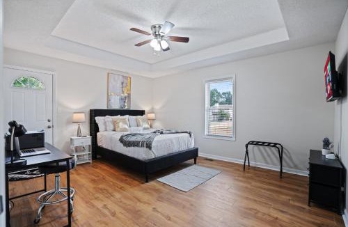 Clarksville House | PianoKey- 300mbps WiFi- WorkSpace