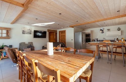 Les Villards-sur-Thones Ski Chalet | PICAILLONS - Le Chalet