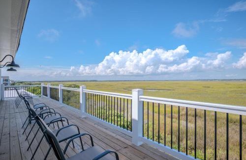 Caswell Beach House | Picayne by Oak Island Accommodations