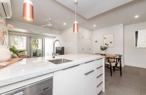 Sandringham Apartment | Piccolo by the Beach