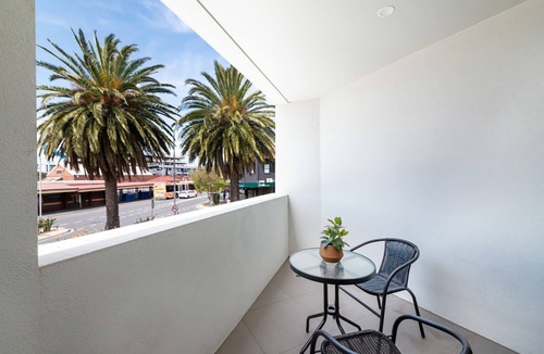 Sandringham Apartment | Piccolo by the Beach
