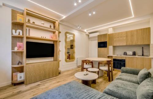 Quartier de l'Ecole-Militaire Apartment | Pick A Flat's Apartment in Saint Germain - Rue Vaneau