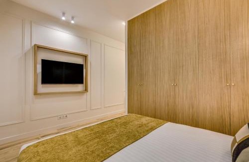Quartier de l'Ecole-Militaire Apartment | Pick A Flat's Apartment in Saint Germain - Rue Vaneau