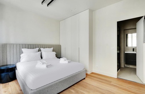Quartier de la Porte-Saint-Denis Apartment | Pick A Flat's Apartments in Opéra - Rue d'Hauteville