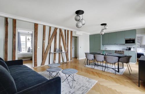 Montmartre Apartment | Pick A Flat's Apartments in Montmartre - Rue Lepic
