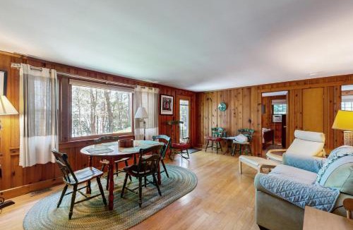 Mashpee House | Pickerel Cove Cottage