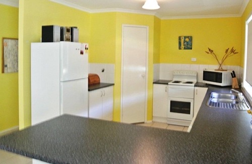 Tin Can Bay House | Picket Corner