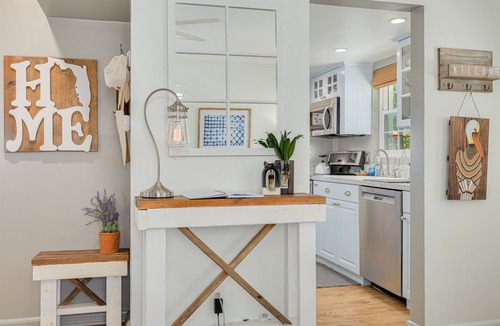 Downtown Dunedin Cottage | Pickets Cottage, Downtown Dunedin FL