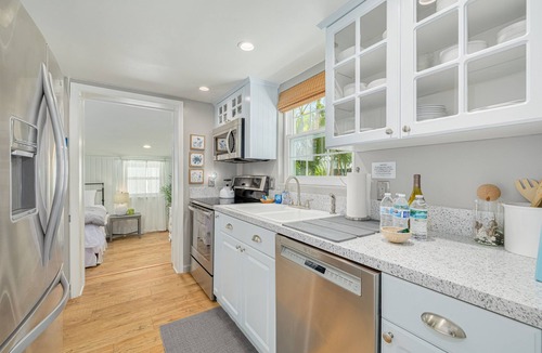 Downtown Dunedin Cottage | Pickets Cottage, Downtown Dunedin FL