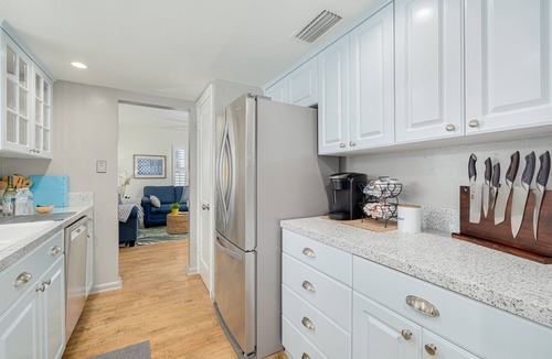 Downtown Dunedin Cottage | Pickets Cottage, Downtown Dunedin FL