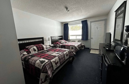 Pickle Lake Hotel | Pickle Lake Hotel