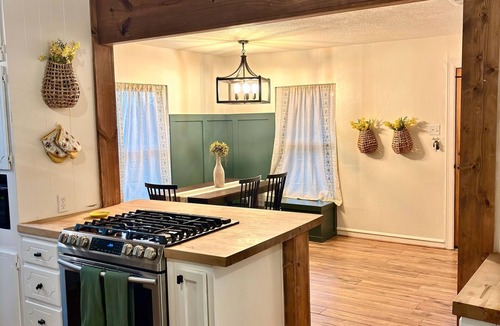 Woodway House | Pickleball Court, Firepit, & Family Fun. Pet Friendly!
