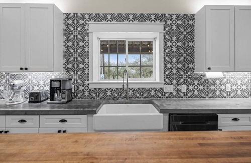 Marble Falls House | Pickleball court on 5-acres, spacious house