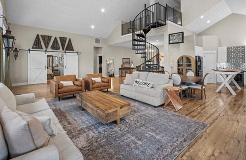 Marble Falls House | Pickleball court on 5-acres, spacious house