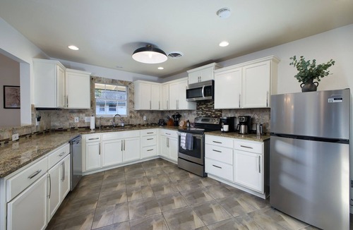 Castle Hills House | Pickleball, Pool & Fun Family Escape Sleeps 16