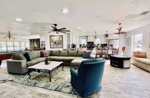 Granbury House | ❤️ Pickleball, Pool Table, Ping Pong, 4Bd 2bath quiet edition on quiet lake cove.