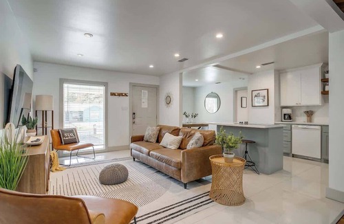 Central Arlington House | Pickleball | Walk to AT&T Stadium | Globe Life