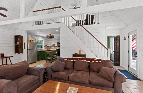 Arkdale House | Pickles Cabin - 2BR Forest Escape