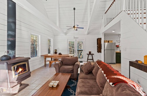 Arkdale House | Pickles Cabin - 2BR Forest Escape