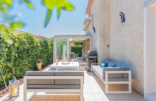 Six-Fours-les-Plages Villa | PICTURE PERFECT SOUTH OF FRANCE RETREAT WITH PRIVATE POOL