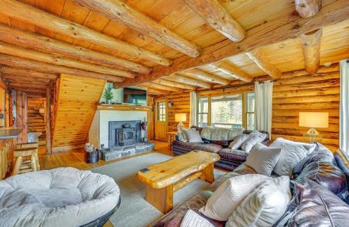 Bridgewater Corners House | Picture-Perfect Vermont Mtn Cabin w/Hot Tub!