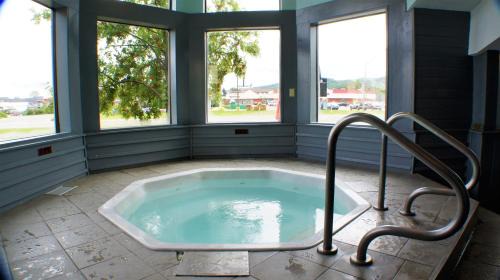 Munising Hotel | Pictured Rocks Inn and Suites
