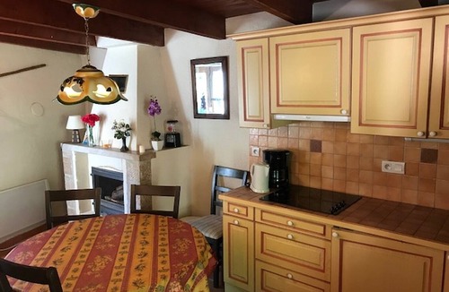 Sainte-Enimie House | Picturesque house situated on the river 'Tarn'.