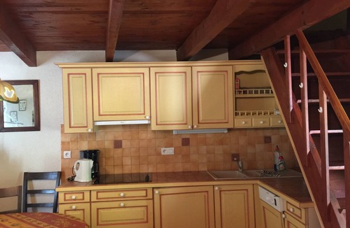 Sainte-Enimie House | Picturesque house situated on the river 'Tarn'.