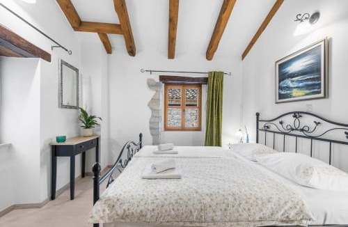 Pican Apartment | Picturesque apartment San Rocco 1
