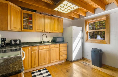 Mayfield Cabin | Picturesque Cabin - Lake Access, Arcade, Fireplace