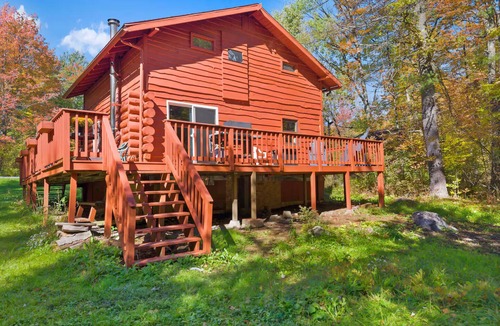 Mayfield Cabin | Picturesque Cabin - Lake Access, Arcade, Fireplace