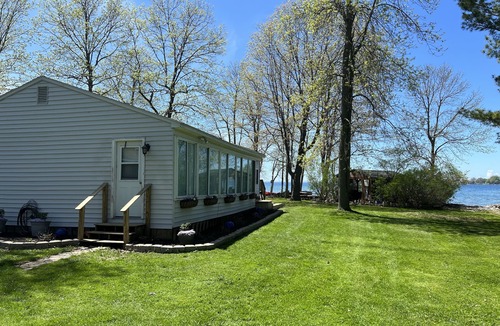 Cape Vincent Cottage | Picturesque Lake Ontario Shorefront Retreat