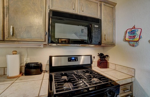 Medicine Park House | Picturesque Mountain View near Fort Sill